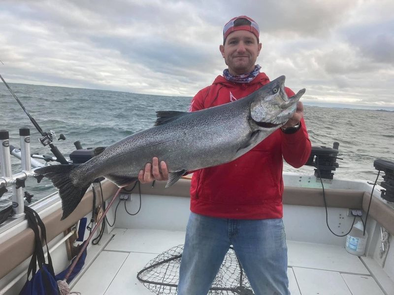 Indulge in an Exciting 8-Hour Lake Ontario and Back Bay Fishing Charter Adventure